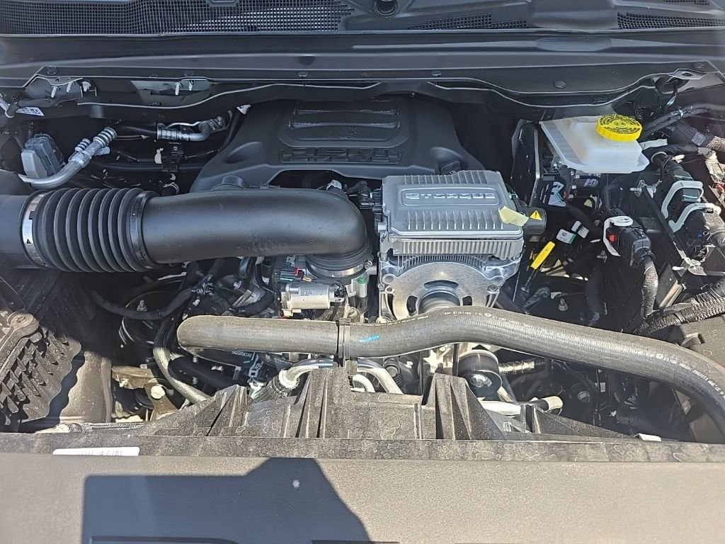 New 2026 RAM 1500 4x4 Crew Cab image 11