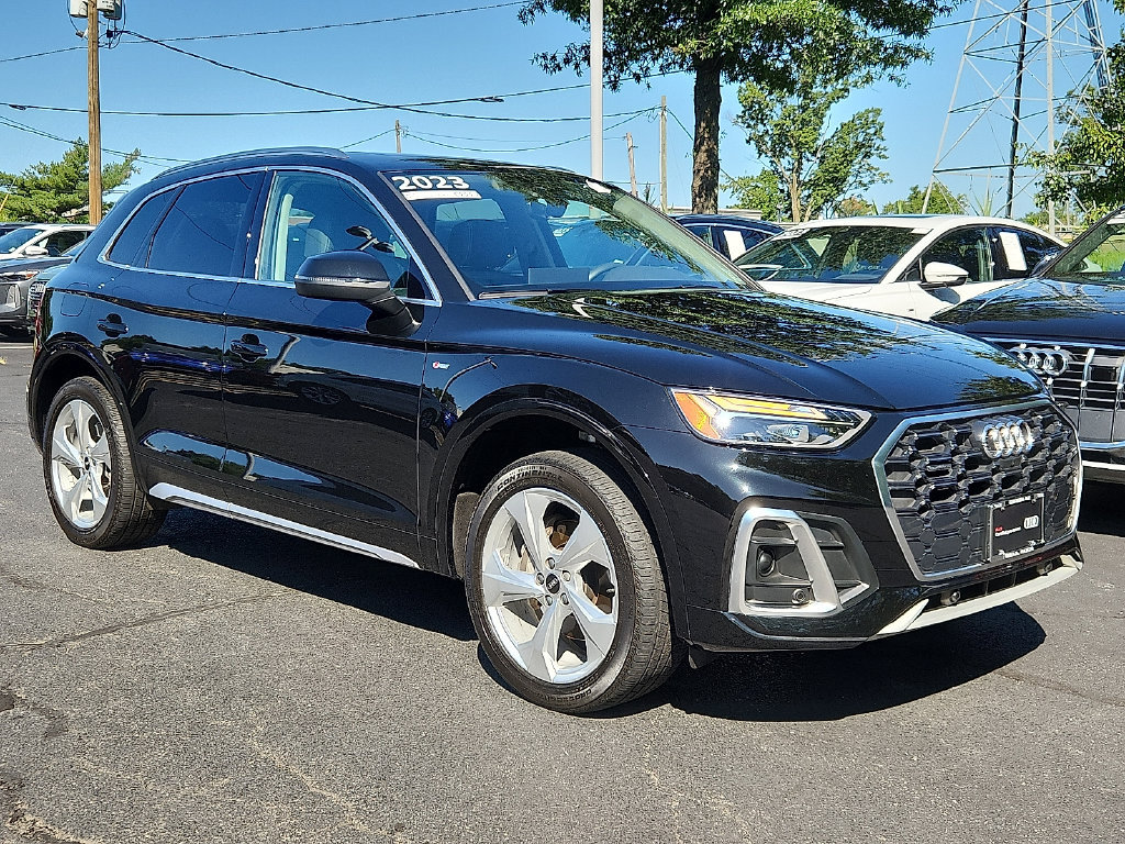 Used 2023 Audi Q5 2.0T Premium Plus w/ Premium Plus Package AWD/4WD image 2