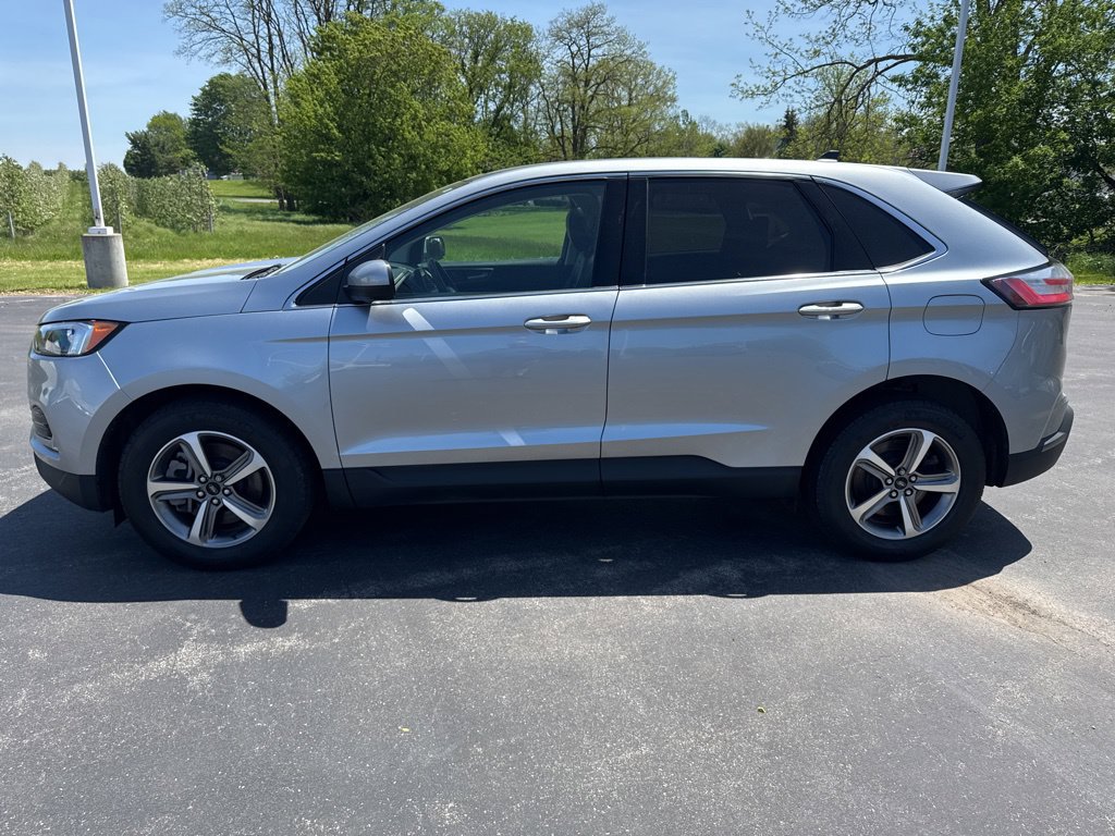 Used 2023 Ford Edge SEL w/ Convenience Package AWD/4WD image 4