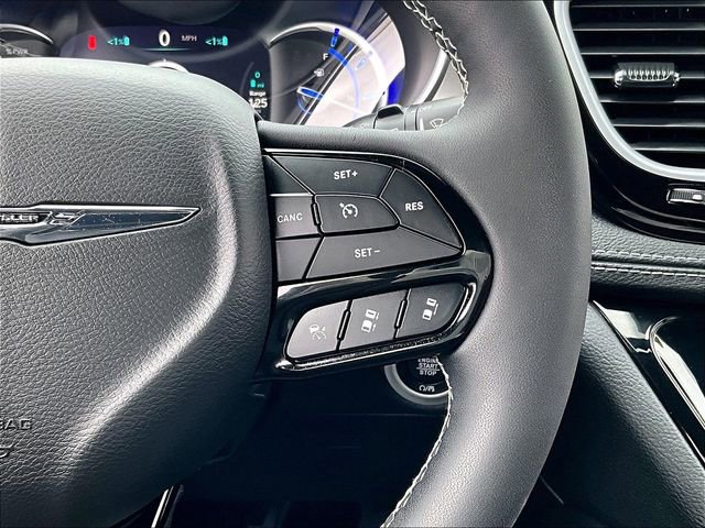 Used 2023 Chrysler Pacifica Limited w/ S Appearance Package FWD image 25