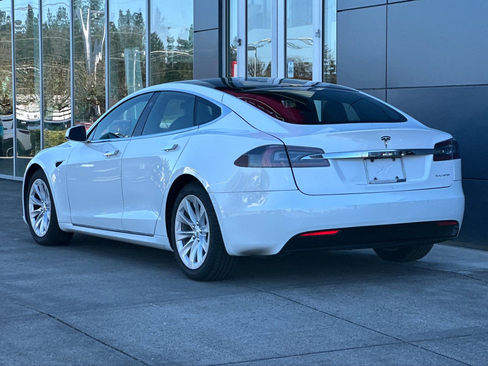 Used 2020 Tesla Model S AWD image 5