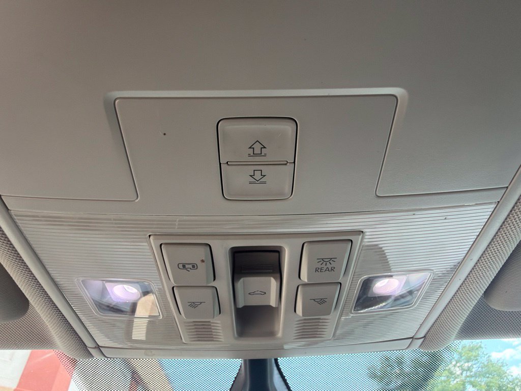 Used 2018 Volkswagen Tiguan SEL AWD/4WD image 40