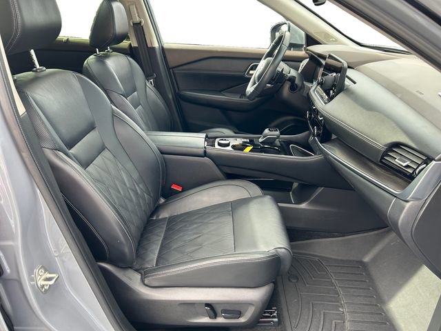 Used 2023 Nissan Rogue Platinum w/ Platinum Premium Package image 16