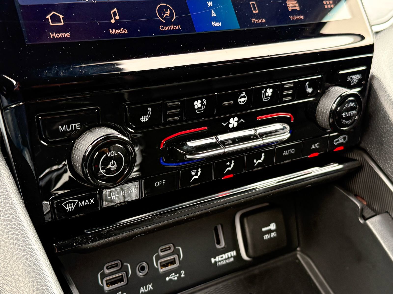 Used 2023 Jeep Grand Cherokee 30th Anniversary image 26