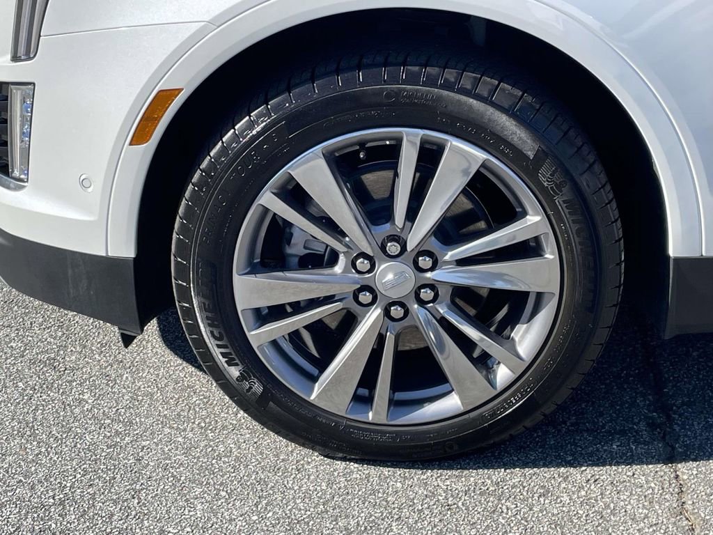 New 2025 Cadillac XT5 Premium Luxury w/ Technology Package image 9