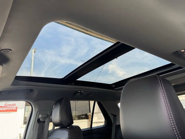 Used 2024 Ford Explorer XLT w/ Equipment Group 202A image 19