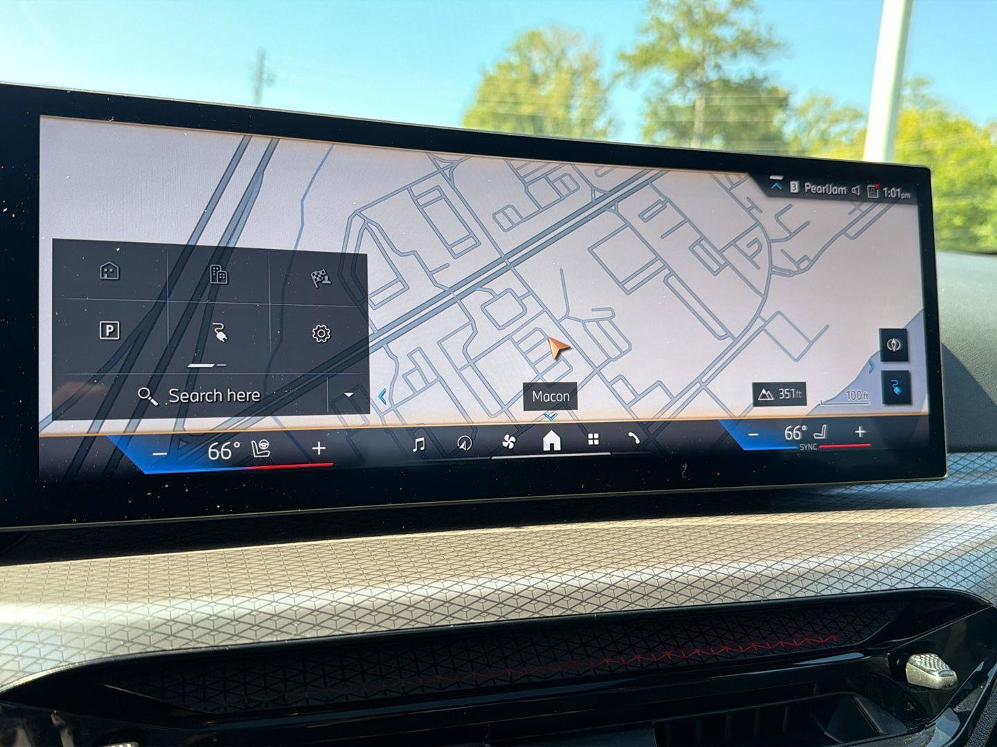 Used 2025 BMW i4 eDrive40 w/ Premium Package RWD image 26