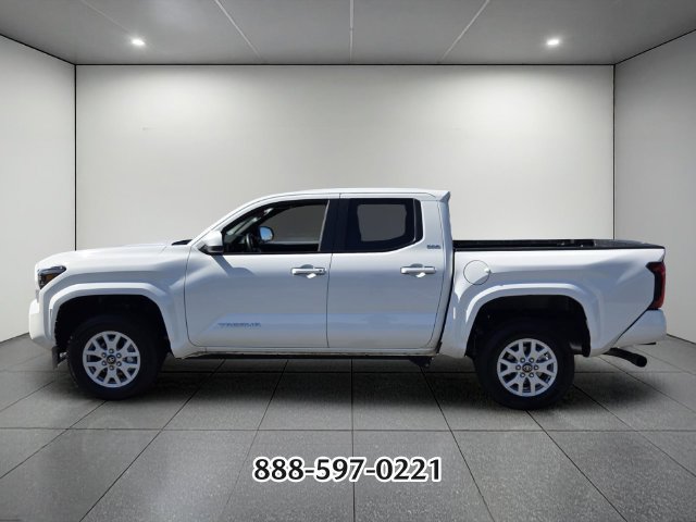 Used 2025 Toyota Tacoma SR5 AWD/4WD image 2