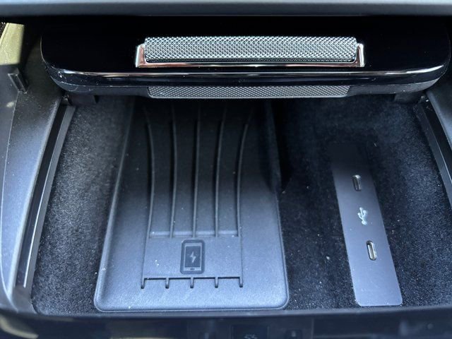 Used 2025 Porsche Cayenne AWD/4WD image 21