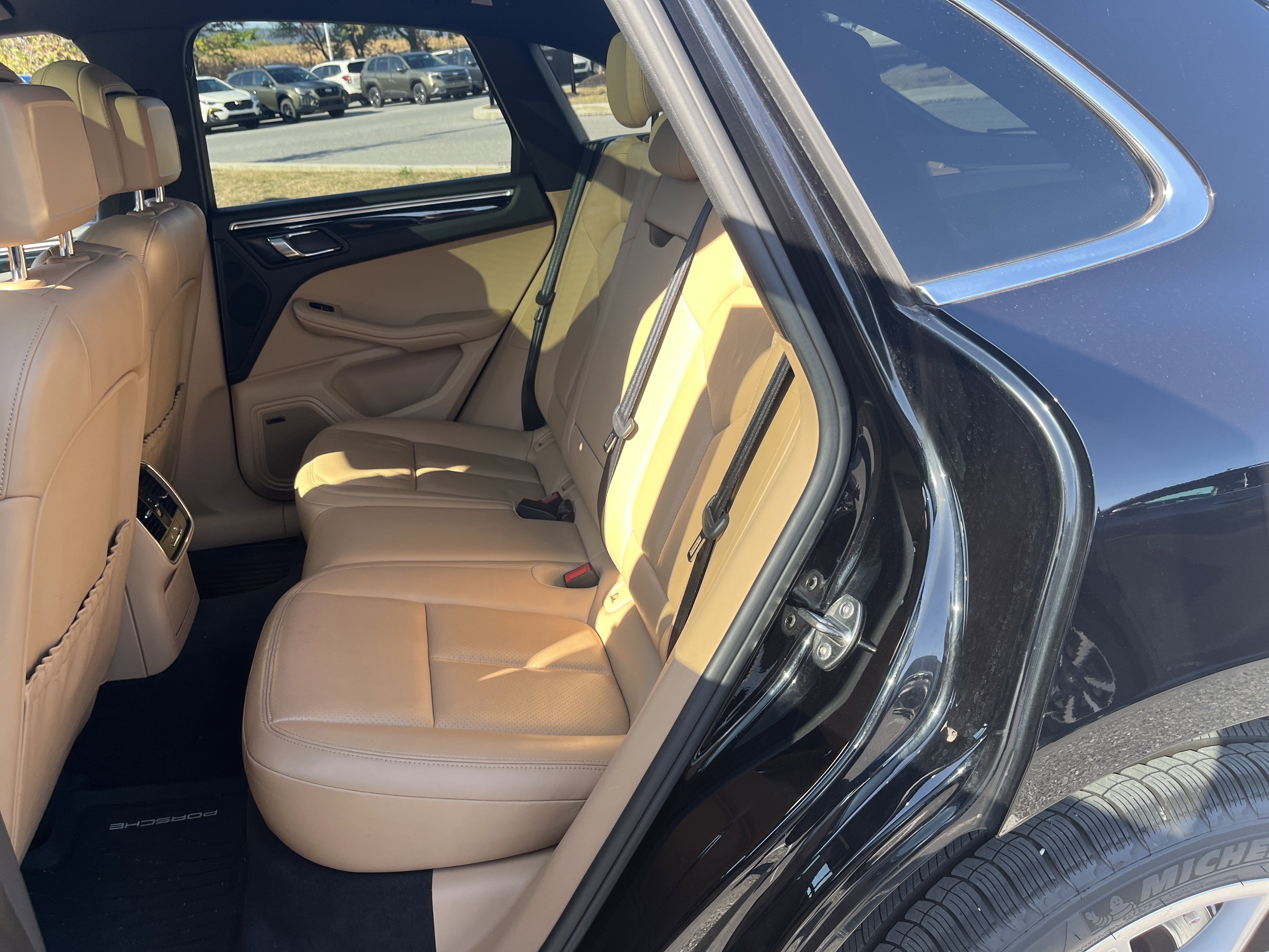 Used 2017 Porsche Macan S image 18