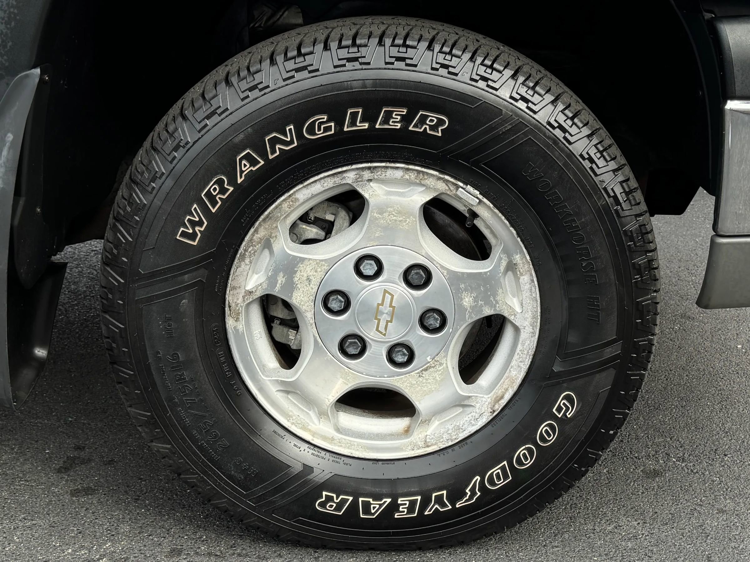 Used 2004 Chevrolet Silverado 1500 4x4 Extended Cab w/ Light Duty Power Package image 12