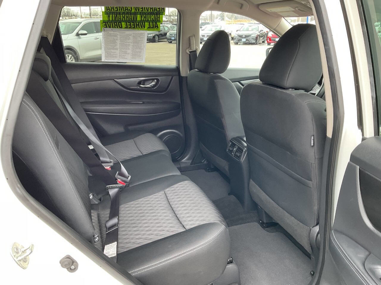 Used 2018 Nissan Rogue SV w/ Premium Package image 37