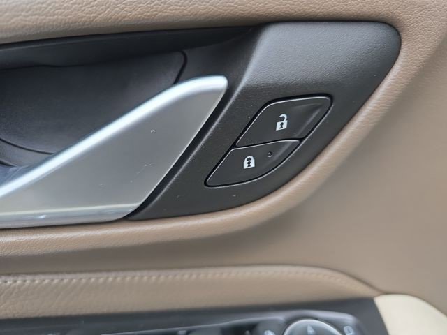 Used 2022 GMC Yukon XL Denali image 16