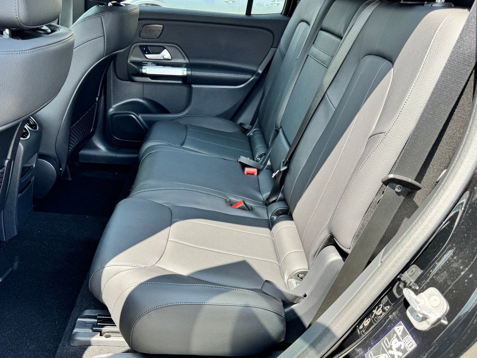 New 2025 Mercedes-Benz GLB 250 image 29