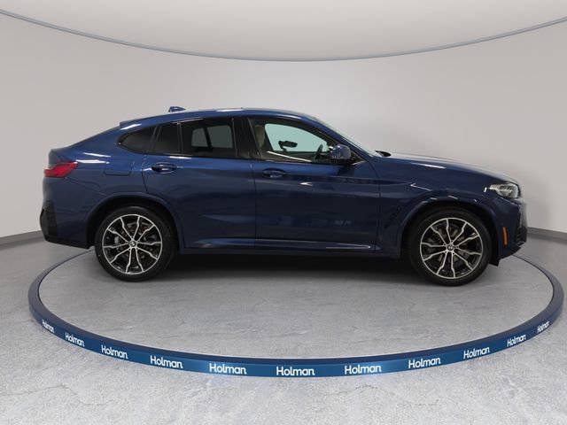 Certified 2023 BMW X4 xDrive30i w/ M Sport Package AWD/4WD image 4