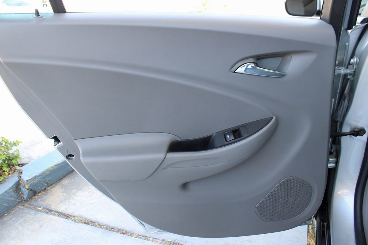 Used 2016 Chevrolet Volt LT w/ Comfort Package FWD image 41