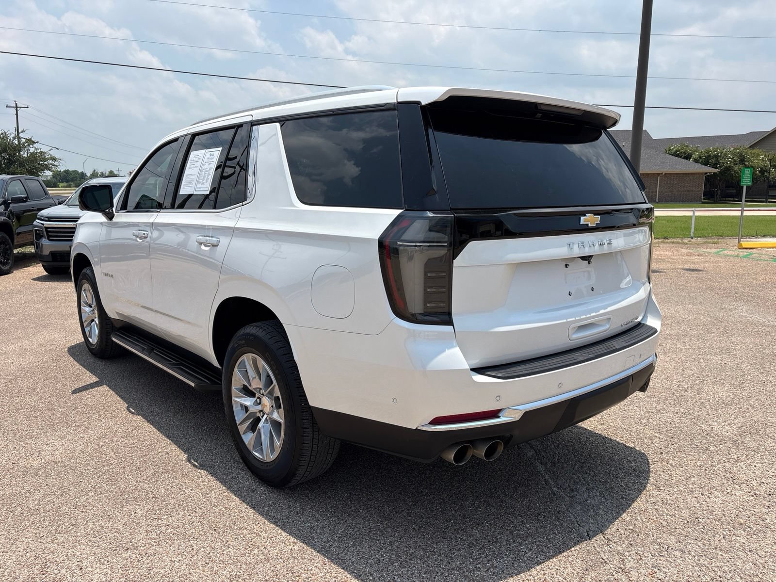 Used 2025 Chevrolet Tahoe Premier AWD/4WD image 3