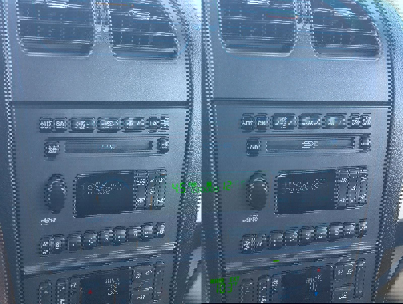 Used 2003 Ford Thunderbird image 19