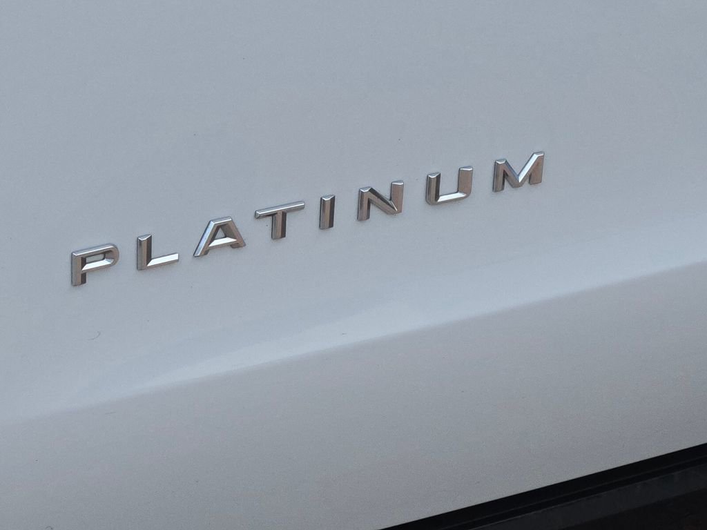 Used 2025 Ford Expedition Platinum image 13