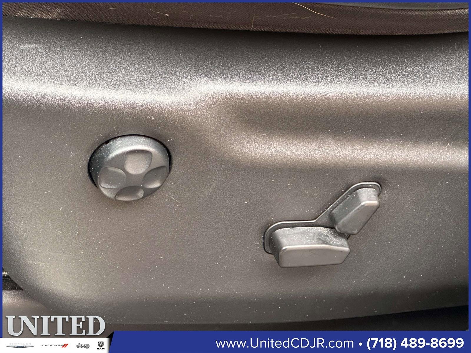 Used 2023 Dodge Durango R/T w/ Hemi Orange Plus Package image 15