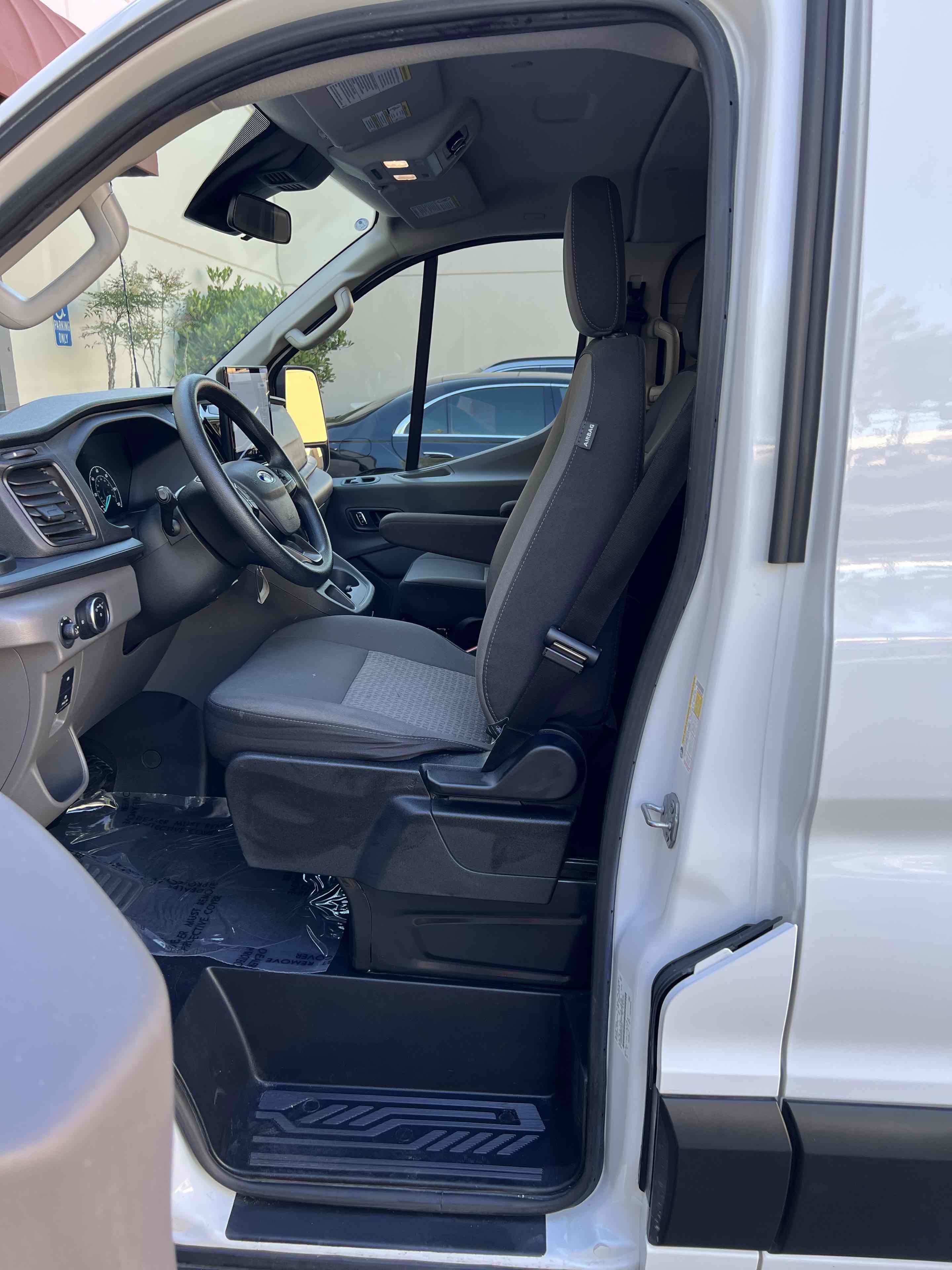 Used 2024 Ford Transit 350 XLT RWD image 32