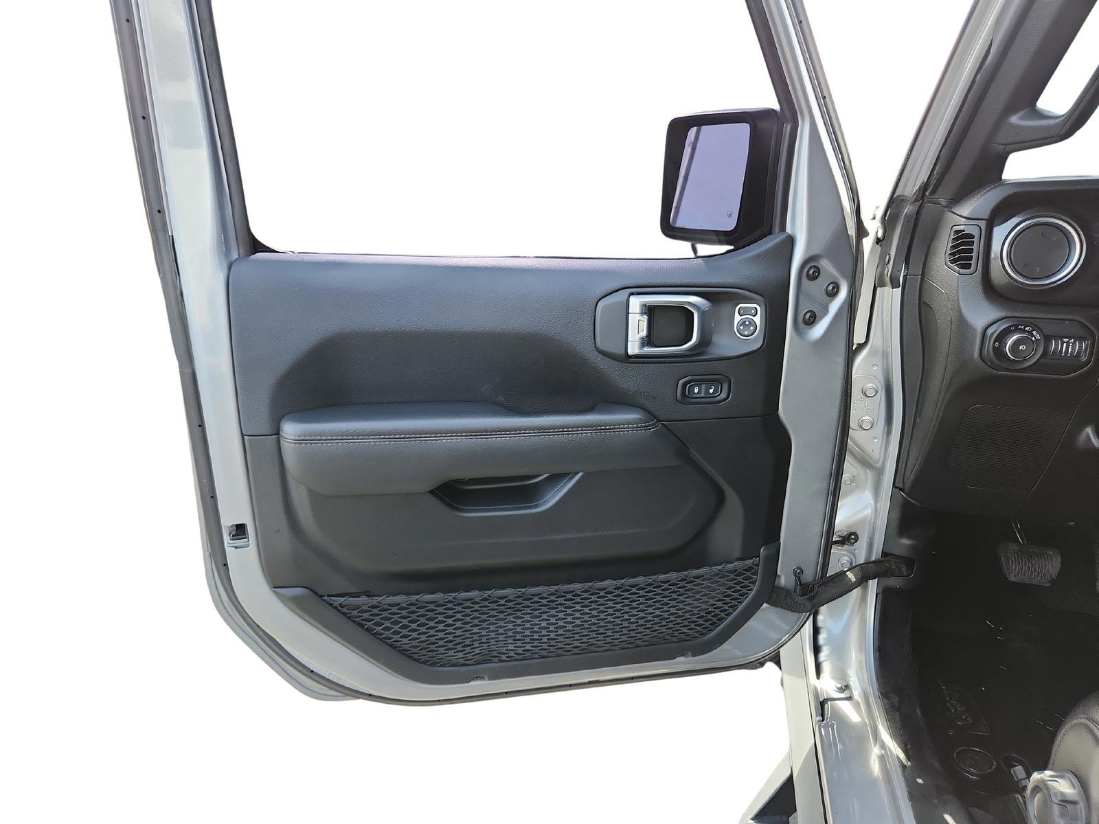 Used 2021 Jeep Wrangler Unlimited Rubicon w/ Trailer Tow Package image 21