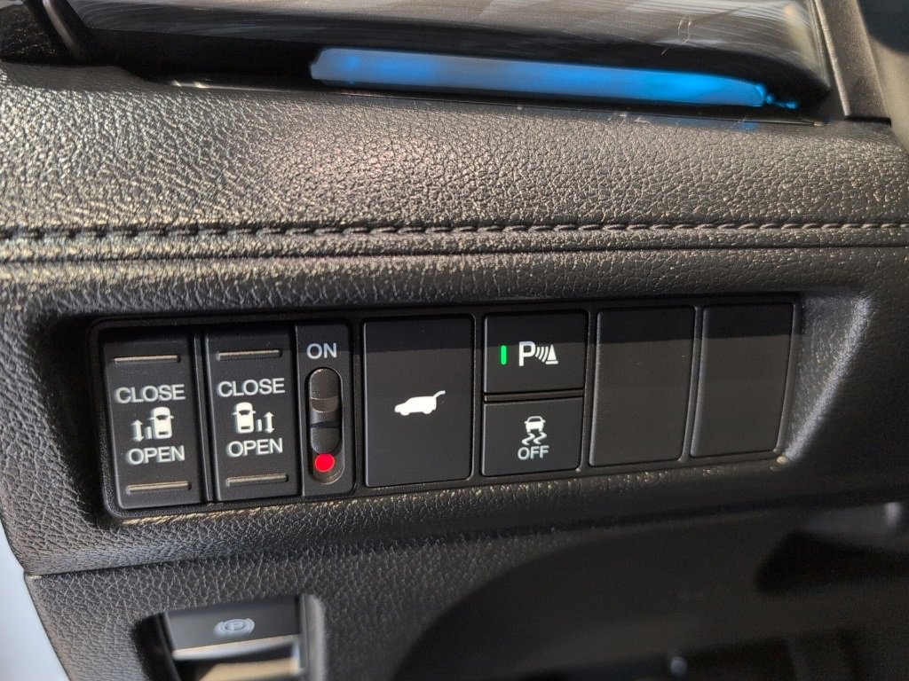 Used 2025 Honda Odyssey Elite image 13