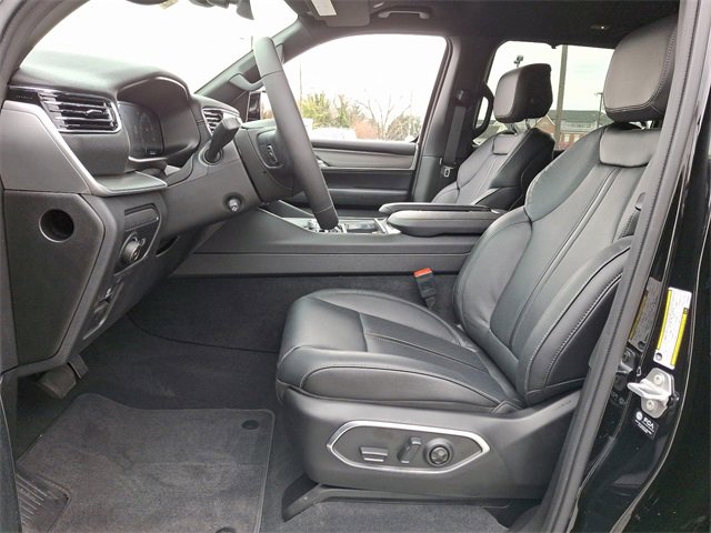 New 2025 Jeep Wagoneer 4WD w/ Convenience Group I image 12