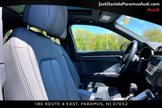 Used 2023 Audi Q3 2.0T Premium w/ Convenience Package AWD/4WD image 7