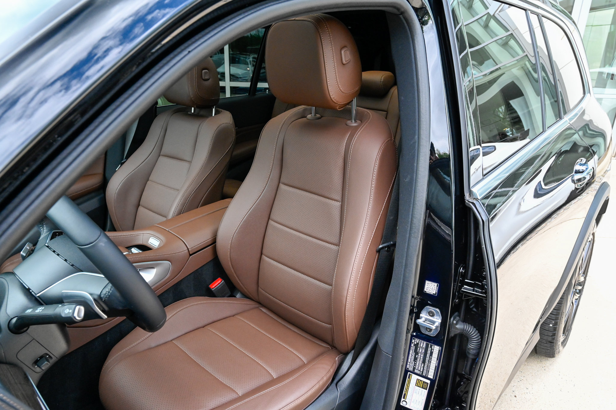 Used 2025 Mercedes-Benz GLS 450 4MATIC image 18
