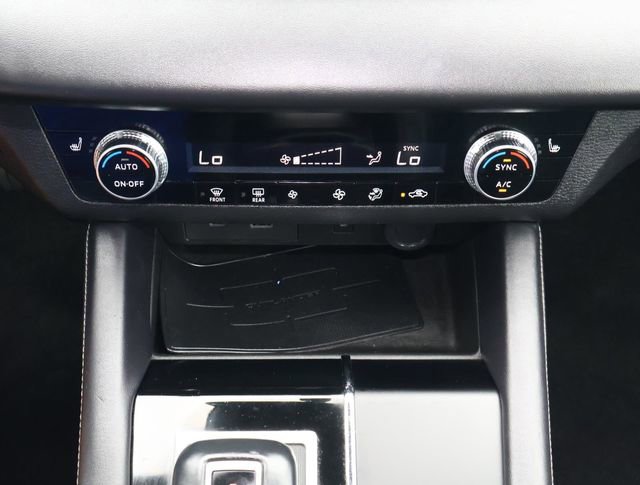 Used 2024 Mitsubishi Outlander SE Black Edition FWD image 25