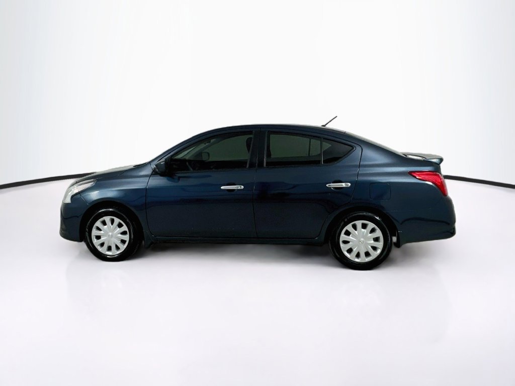 Used 2017 Nissan Versa SV FWD image 4