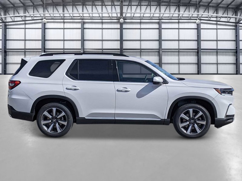 New 2025 Honda Pilot Touring image 6
