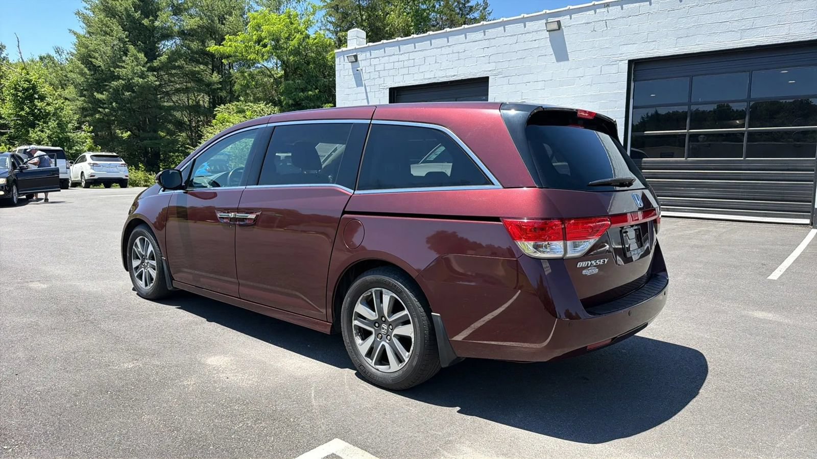 Used 2015 Honda Odyssey Touring Elite image 5