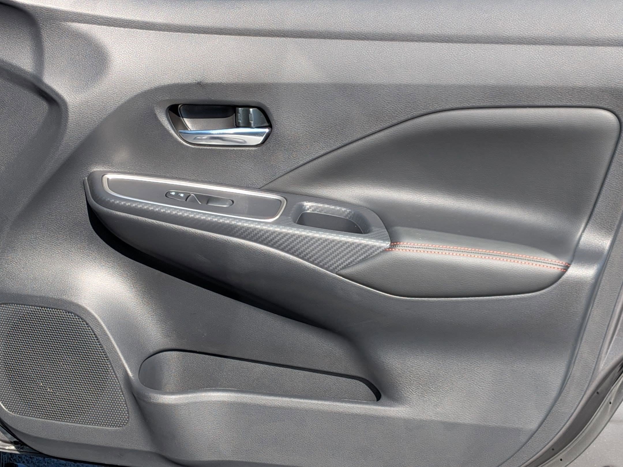 New 2025 Nissan Versa SR w/ Trunk Package FWD image 30