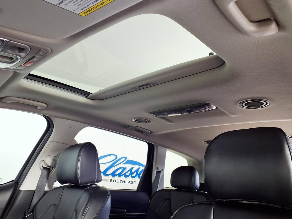 Used 2025 Kia Telluride S FWD image 16