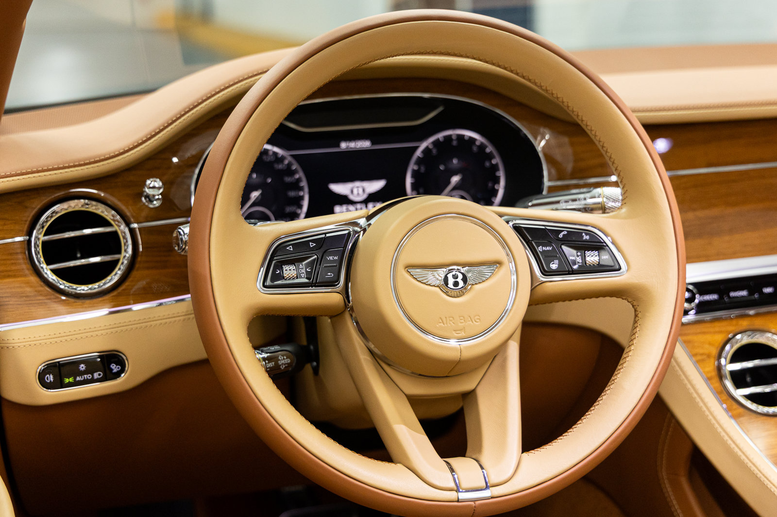Used 2023 Bentley Continental GT Azure AWD/4WD image 33