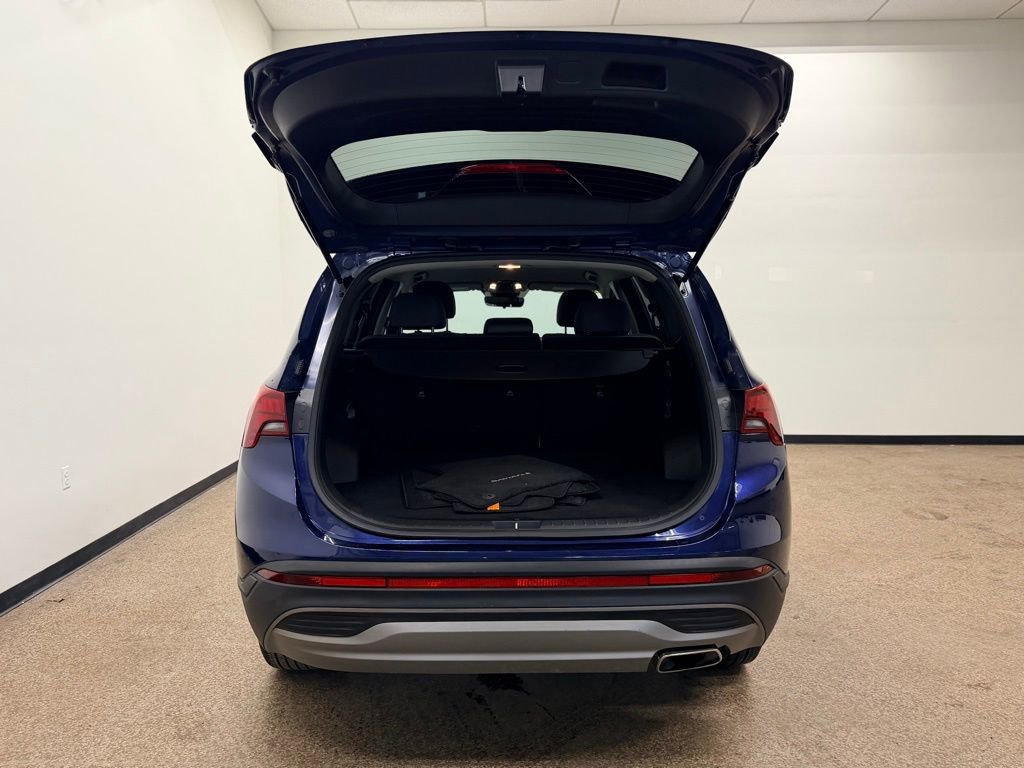 Used 2023 Hyundai Santa Fe SE AWD/4WD image 5