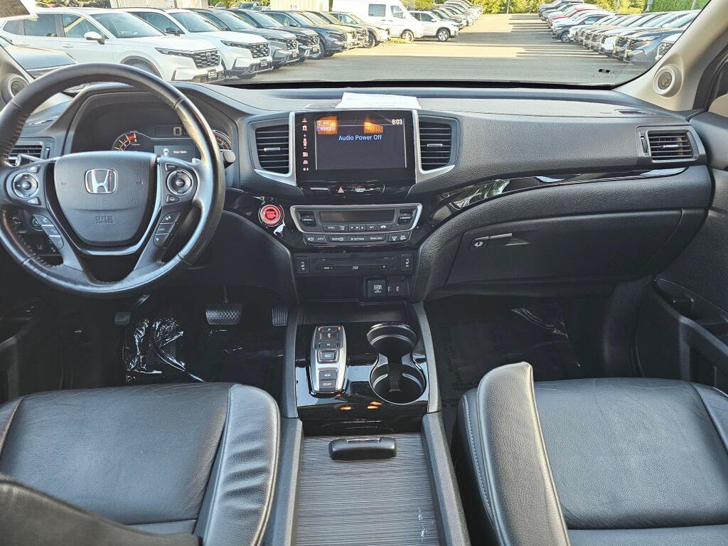 Certified 2018 Honda Pilot Touring image 23