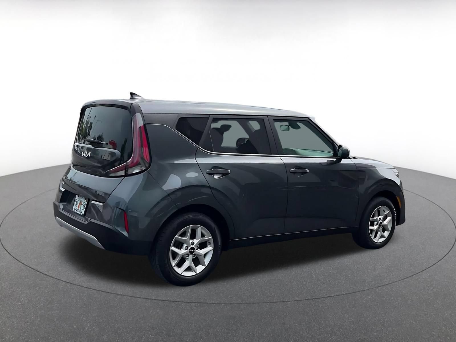 Used 2025 Kia Soul LX w/ LX Technology Package FWD image 12
