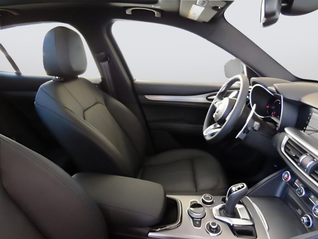 New 2025 Alfa Romeo Stelvio Sprint w/ Convenience Package image 10
