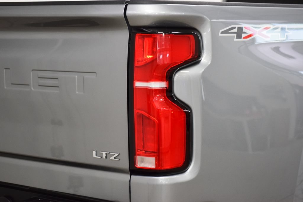 Used 2025 Chevrolet Silverado 3500 LTZ w/ LTZ Premium Package AWD/4WD image 22