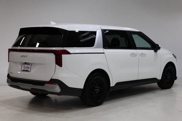 Used 2025 Kia Carnival image 8