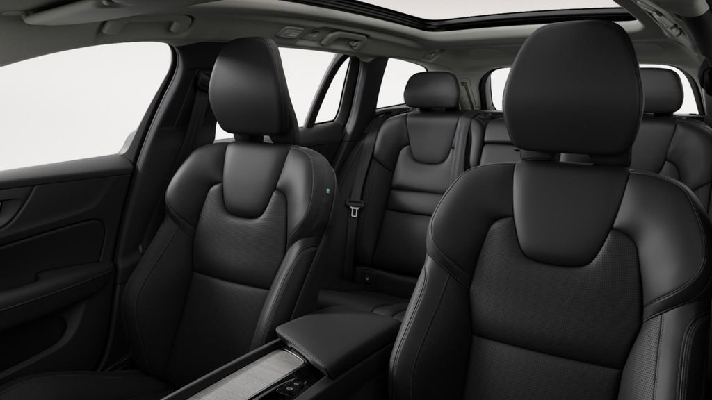 New 2026 Volvo V60 B5 Cross Country Ultra w/ Protection Package Premier image 6
