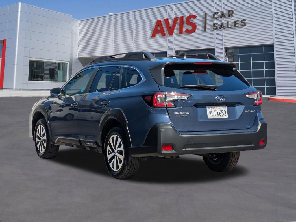 Used 2025 Subaru Outback Premium image 9