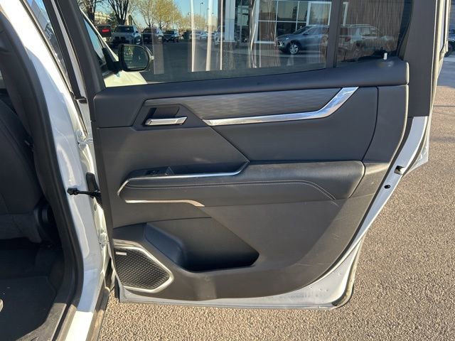 Used 2025 GMC Acadia Elevation AWD/4WD image 33