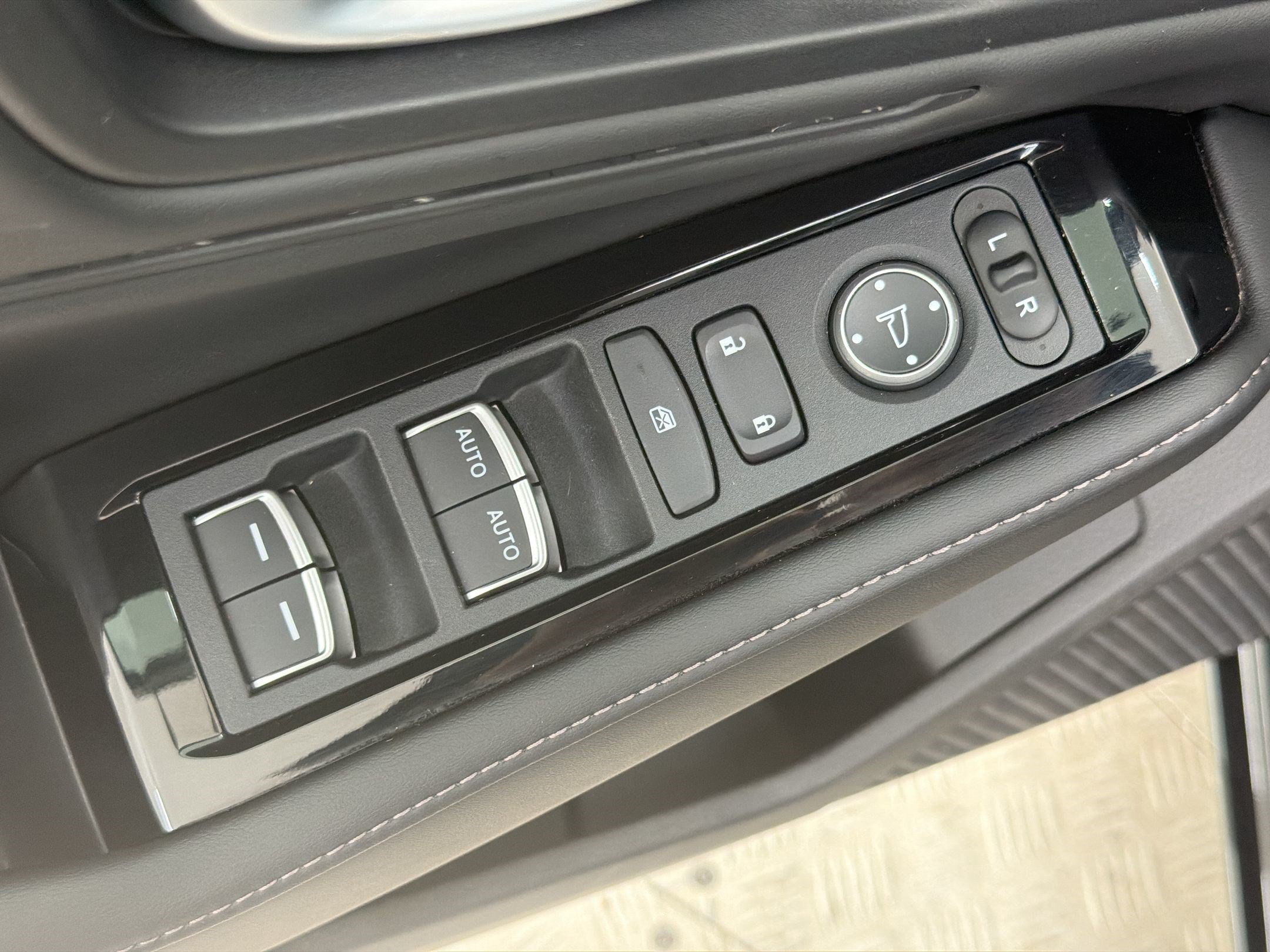 Used 2025 Honda Accord Touring image 14
