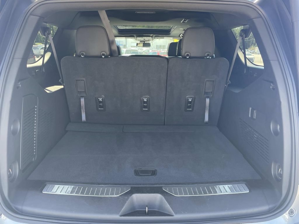 Used 2023 Chevrolet Suburban RST AWD/4WD image 11