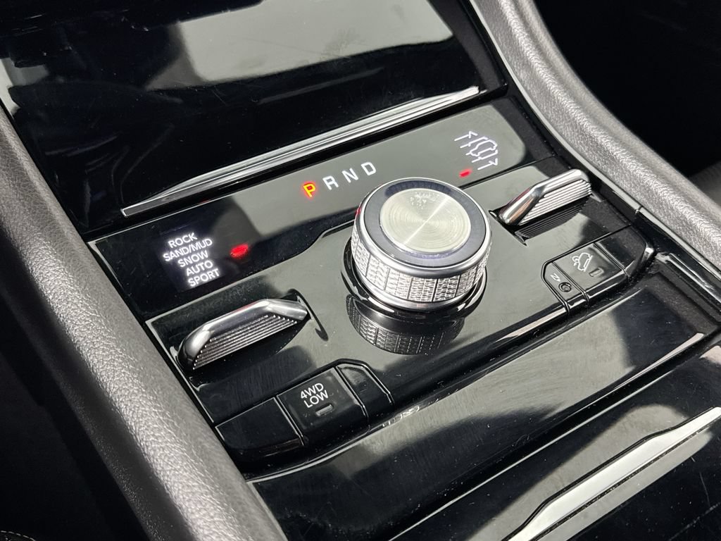 Used 2022 Jeep Grand Cherokee Summit w/ Luxury Tech Group V AWD/4WD image 28