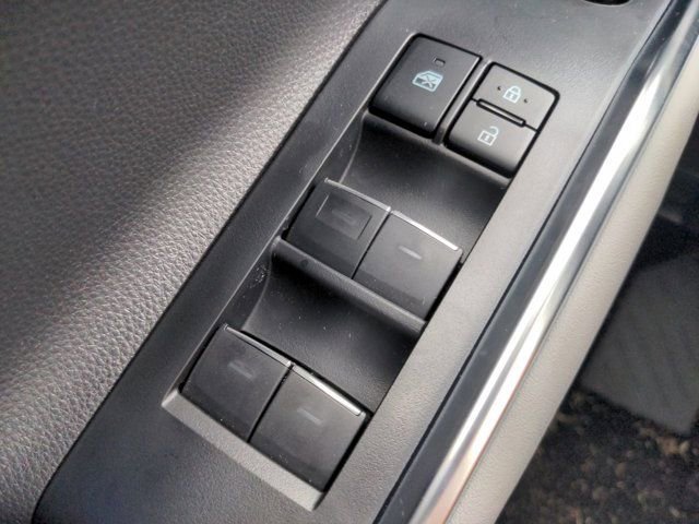 Used 2022 Toyota Highlander Limited image 25